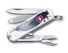 Складной нож Victorinox Classic LE 2016 "LIGHT AS A FEATHER" можно купить по цене .                            